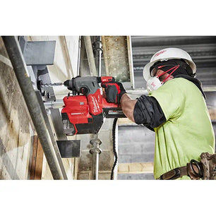 Milwaukee M18 FUEL™ 1” SDS Plus Rotary Hammer w/ Dust Extractor Kit 2912-22DE