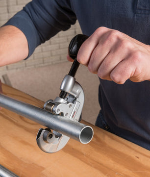 RIDGID 32920 Model 15 Screw Feed Tubing and Conduit Cutter - McCally Tool and Supply | Industrial Distributor & Repair