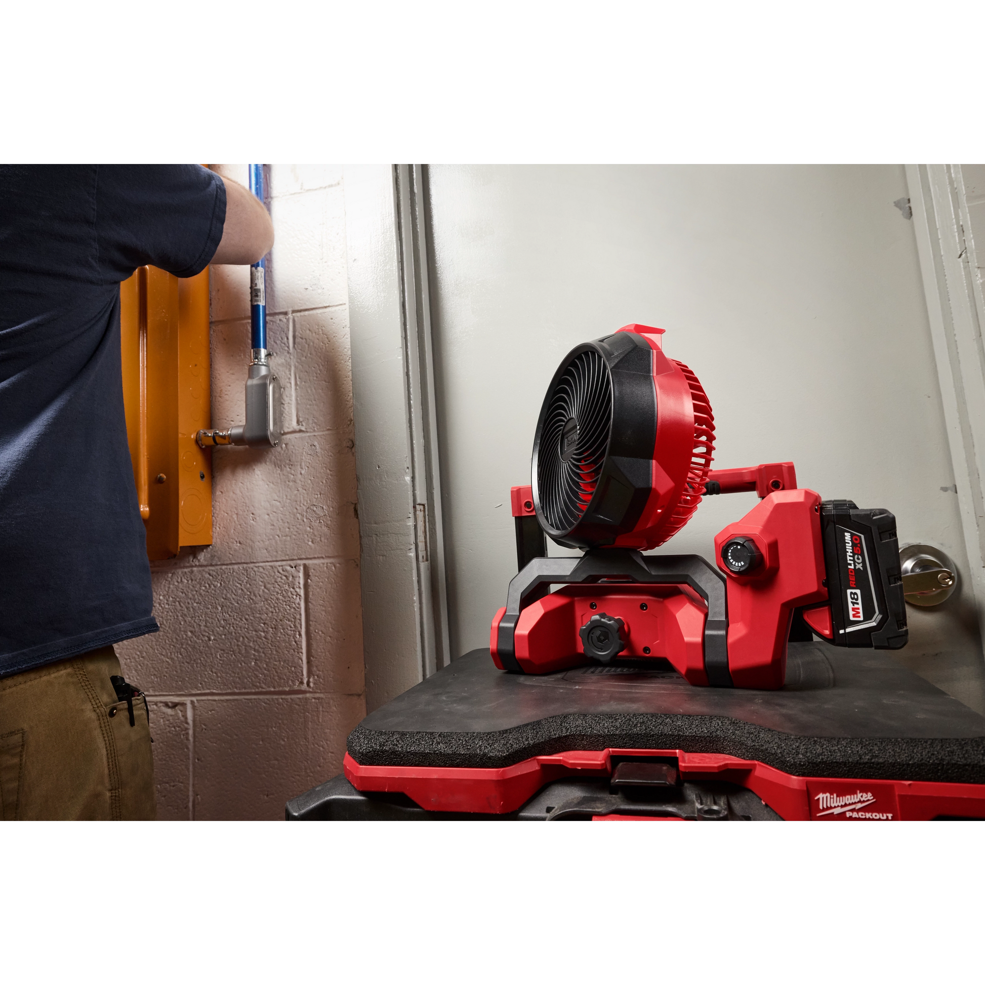 Milwaukee 0817-20 M18™ Brushless Scissor Lift Fan