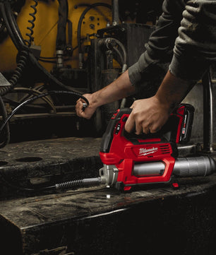 Milwaukee M18™ Cordless 2-Speed Grease Gun Kit