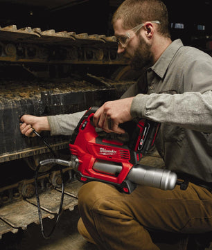 Milwaukee M18™ Cordless 2-Speed Grease Gun Kit