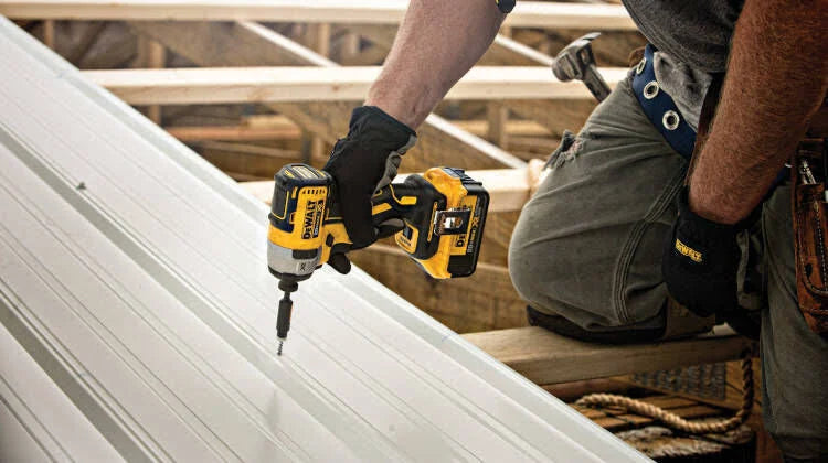 DeWALT DW0883CG Green Line Spot Laser Combo Kit - McCally Tool and Supply | Industrial Distributor & Repair