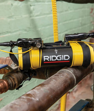 RIDGID 66933 SeekTech ST-305R Line Transmitter with 2 Batteries & Charger