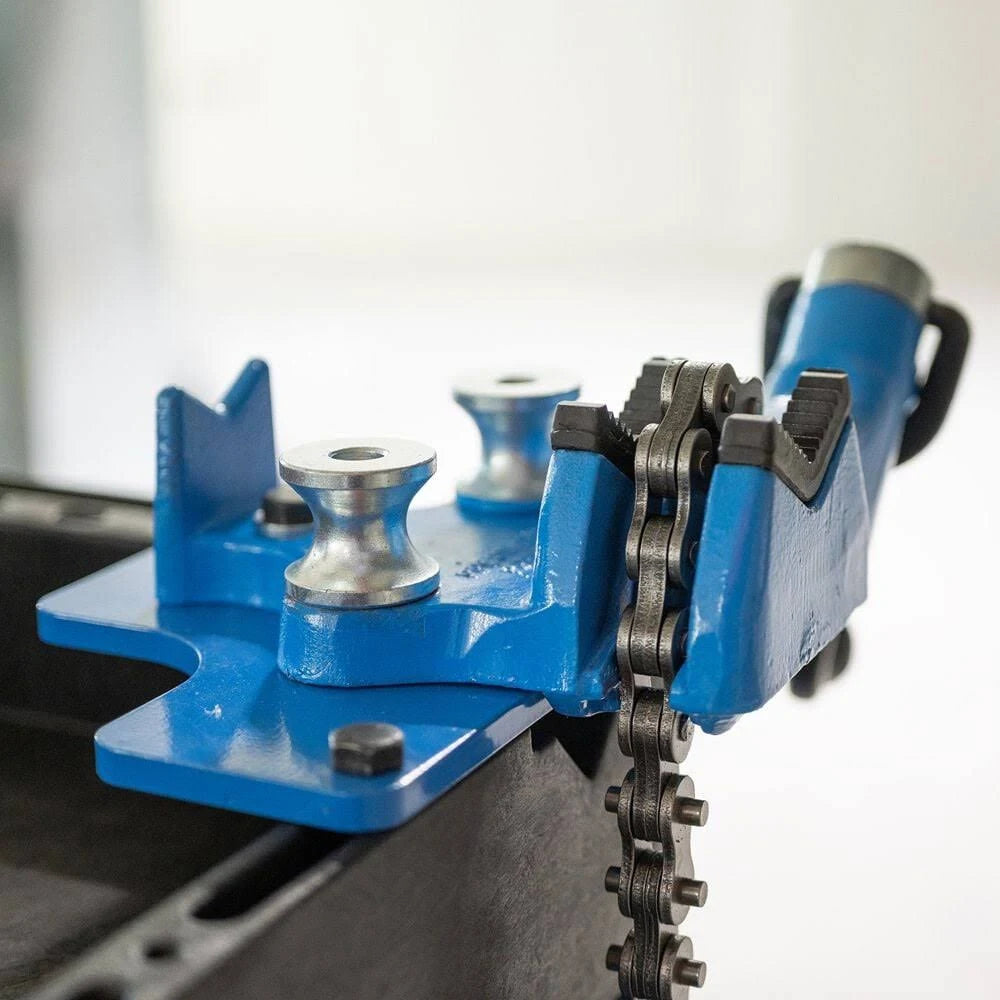Magnum Tool CARTA-CV-212 2.5 Inch Bench Chain Vise and Mount for Service Carts